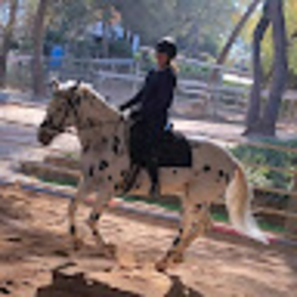 Meet your Posher, Renee - Picture 1 of 1